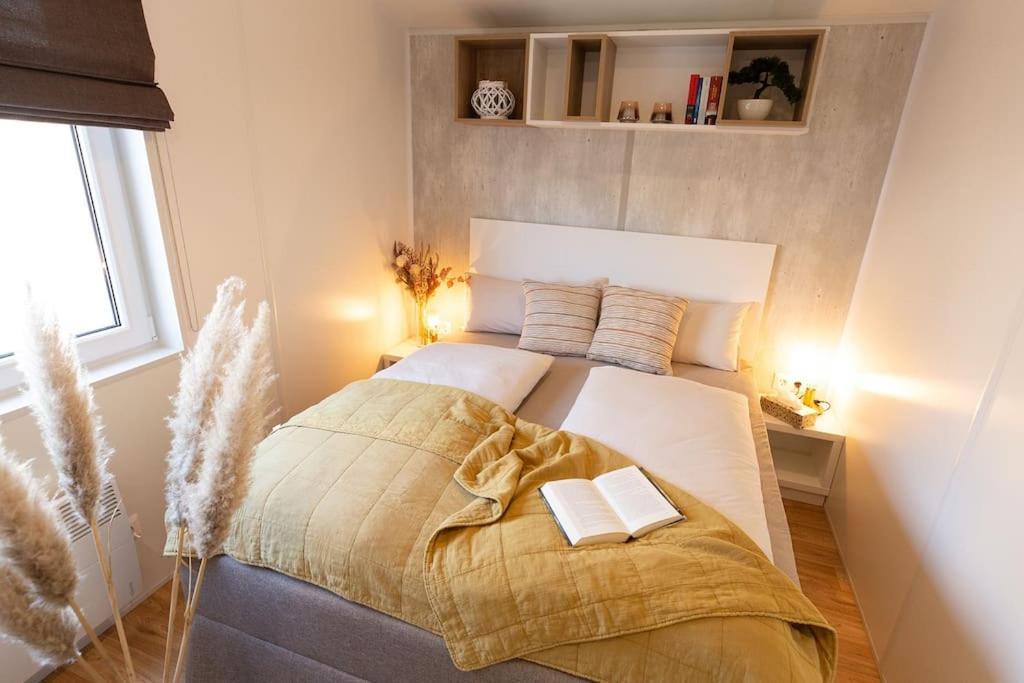 Gemuetliches, Voll Ausgestattes Tiny House Apartment Vilseck Bagian luar foto
