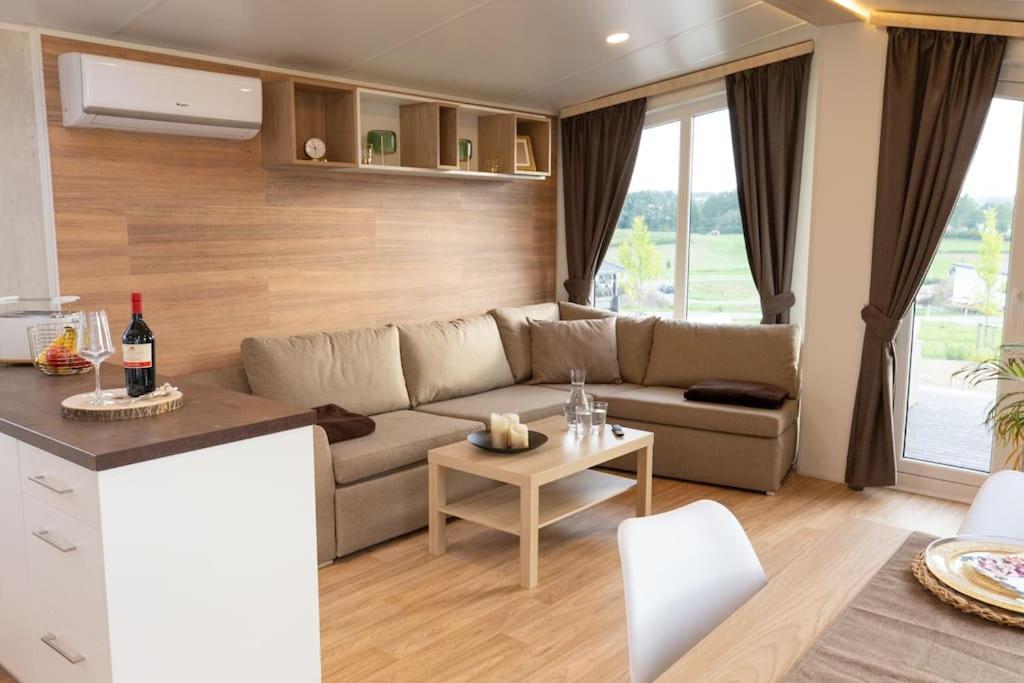 Gemuetliches, Voll Ausgestattes Tiny House Apartment Vilseck Bagian luar foto