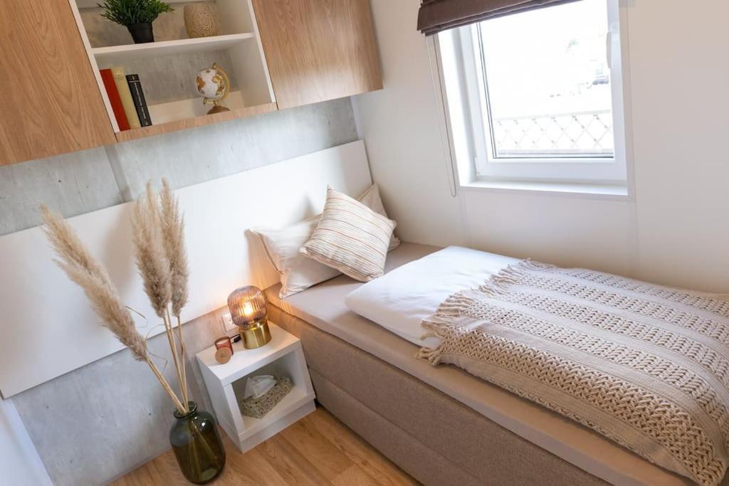 Gemuetliches, Voll Ausgestattes Tiny House Apartment Vilseck Bagian luar foto