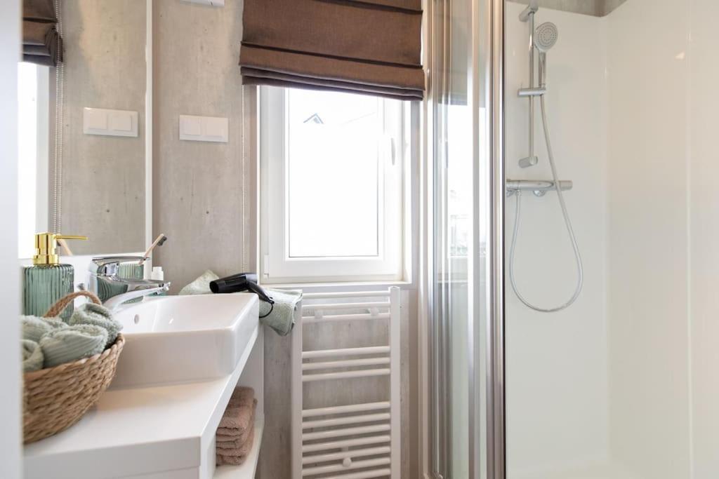 Gemuetliches, Voll Ausgestattes Tiny House Apartment Vilseck Bagian luar foto